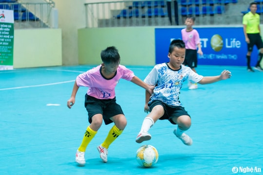 Highlight Tứ kết 4: Nhi đồng Diễn Châu - Nhi đồng Tương Dương: 2 - 2 (Penalty 4 - 5)