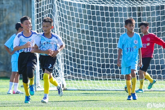 Thắng thuyết phục Thiếu niên Đô Lương, Thiếu niên Quỳ Hợp vào bán kết gặp Thiếu niên Quỳnh Lưu