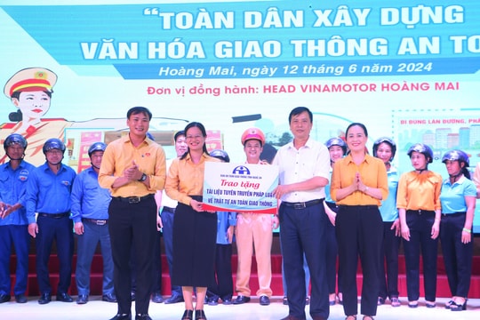Nghệ An tiếp tục tuyên truyền 'Toàn dân xây dựng văn hóa giao thông an toàn'
