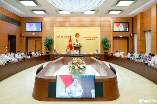 Ủy ban Thường vụ Quốc hội cho ý kiến về việc giải trình, tiếp thu, chỉnh lý dự thảo Nghị quyết của Quốc hội về phát triển tỉnh Nghệ An