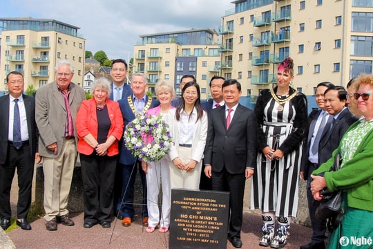 Bí thư Tỉnh ủy Nghệ An Thái Thanh Quý thăm, làm việc tại Newhaven, Vương quốc Anh