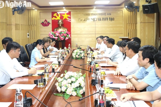 Đoàn doanh nghiệp Hoa Kỳ làm việc với ngành Giáo dục Nghệ An