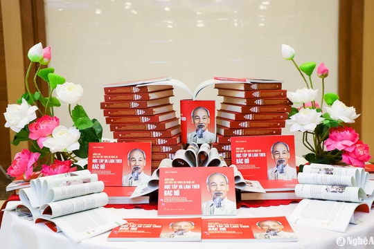 Ra mắt cuốn sách: 'Đồng bào các dân tộc thiểu số Nghệ An học tập và làm theo Bác Hồ'