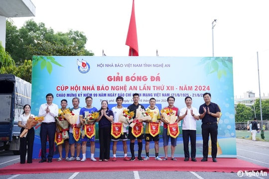 Khai mạc Giải Bóng đá Cúp Hội Nhà báo Nghệ An lần thứ XII - năm 2024