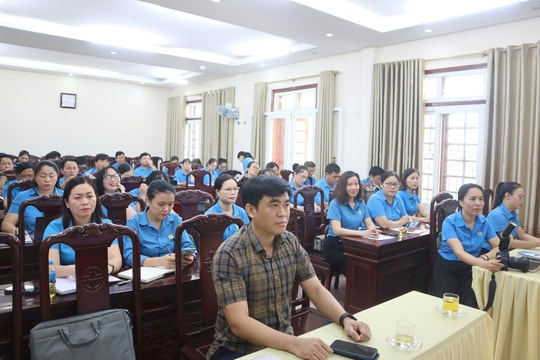 Nâng cao trách nhiệm định hướng dư luận của cán bộ công đoàn trên không gian mạng