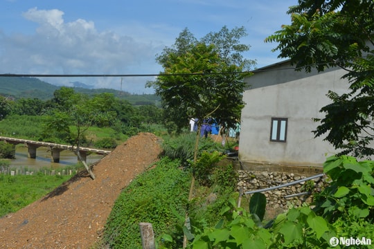 Hàng chục hộ dân Quỳ Châu sống thấp thỏm bên 'miệng hà bá'