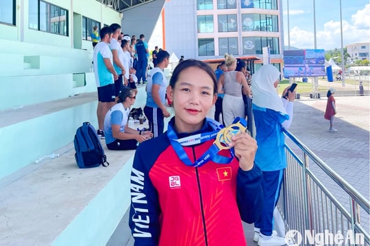 Tay chèo người Nghệ An giành 2 Huy chương Vàng tại Giải vô địch Canoeing trẻ và U23 châu Á 2024