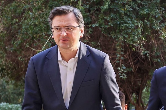 Kiev thừa nhận cần phải đàm phán với Moskva để giải quyết xung đột