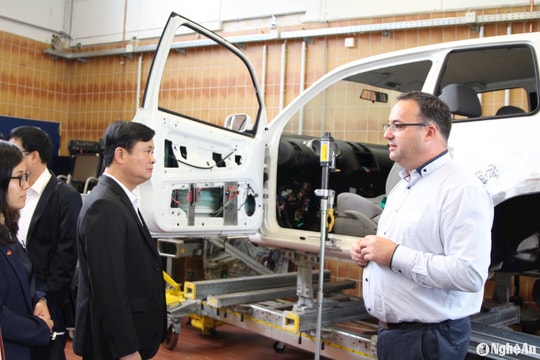 Bí thư Tỉnh ủy Thái Thanh Quý khảo sát cơ sở đào tạo nghề tại thành phố Erfurt, CHLB Đức