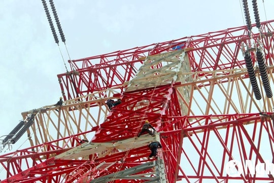Vượt nắng thi công đường dây 500kV mạch 3 đoạn qua Nghệ An