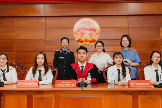 Cơ hội việc làm rộng mở với sinh viên ngành Luật