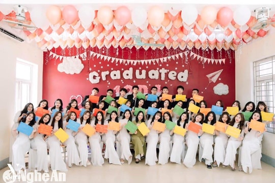 Sĩ tử 2K6 hãy thi thật tốt để viết nên những trang đời rạng ngời tươi đẹp