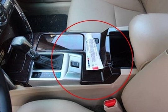 Vì sao nên giữ kem đánh răng trong ô tô?