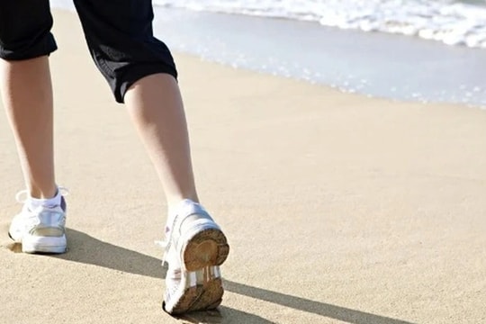 Những lỗi sai phổ biến khi đi bộ nhiều người mắc phải