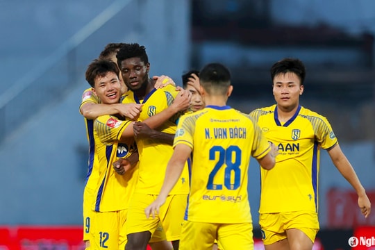 Trụ hạng thành công, Sông Lam Nghệ An nhận thưởng lớn