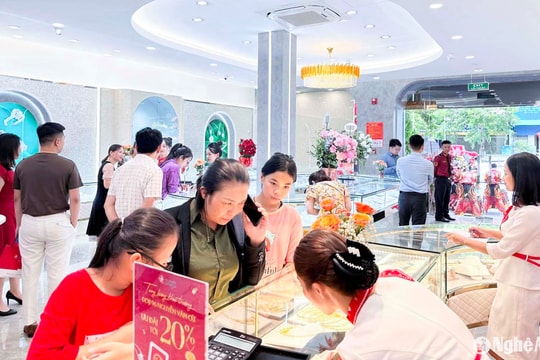 Thị trường vàng nhẫn ở Nghệ An sôi động