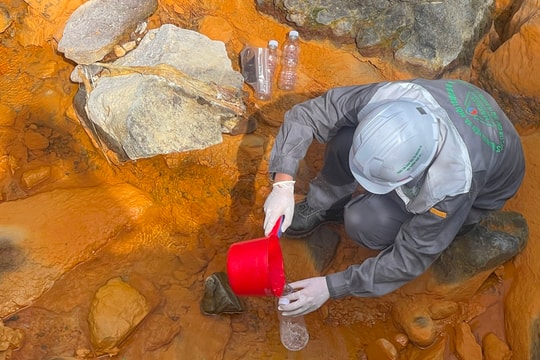 Xác định nguồn gốc phát sinh nước thải có dấu hiệu ô nhiễm làm cá chết bất thường ở suối Bắc (Quỳ Hợp)