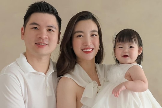 Hoa hậu Đỗ Mỹ Linh và chồng thiếu gia lần đầu công khai con gái đầu lòng