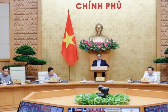 Thủ tướng: Nền kinh tế đã thể hiện rõ sự phục hồi tích cực, tăng trưởng vượt kịch bản đề ra