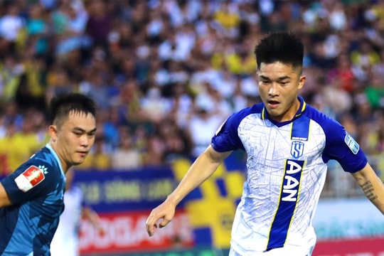 Văn Lắm, Văn Việt, Sỹ Hoàng tìm 'bến đỗ' mới sau khi chia tay Sông Lam Nghệ An