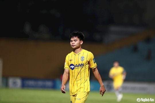 Hậu vệ Hồ Văn Cường: ‘Được trở về thi đấu cho đội bóng quê hương là một niềm hạnh phúc’