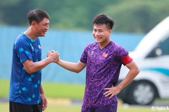 Tiền vệ Nguyễn Quang Vinh: 'U19 Việt Nam có thể giành chiến thắng trước U19 Australia'