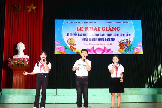 Khai giảng lớp truyền dạy dân ca ví, giặm trong cộng đồng tại Thanh Chương