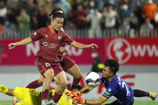 12 cầu thủ đồng loạt rời CLB Bình Định; Trọng tài Pháp cầm còi chung kết EURO 2024