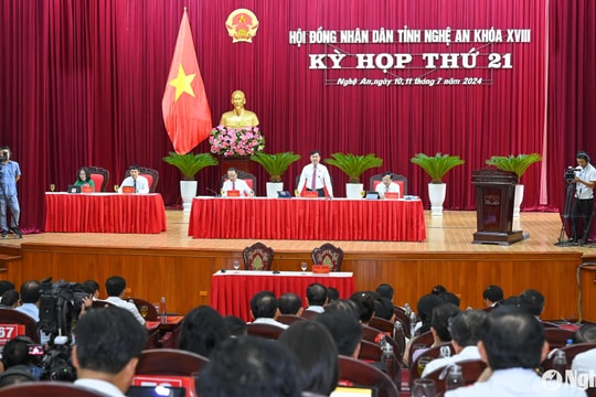 Giám đốc Sở Nội vụ Nghệ An trả lời chất vấn về sắp xếp đơn vị hành chính và phương án cho gần 800 cán bộ, công chức cấp xã dôi dư