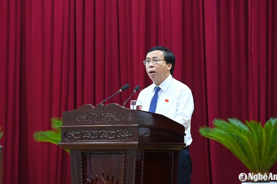 Giám đốc Sở Công Thương Nghệ An trả lời chất vấn về lĩnh vực thương mại, dịch vụ