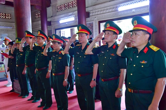 Quân ủy Trung ương, Bộ Quốc phòng dâng hương, dâng hoa tưởng niệm các anh hùng liệt sĩ tại Truông Bồn