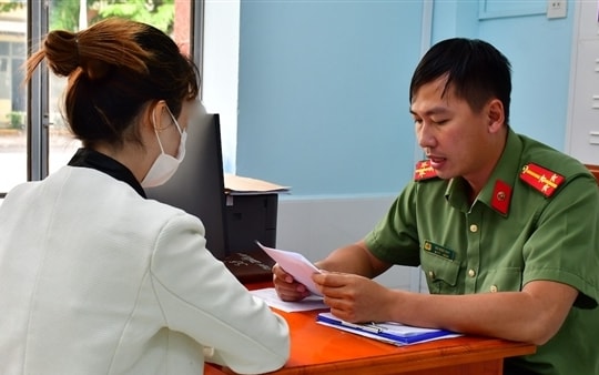 Tung tin vàng giả, chủ tài khoản Facebook bị phạt