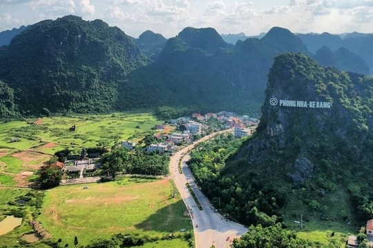 Cẩm nang du lịch nổi tiếng xướng tên những điểm đến hấp dẫn nhất Bắc Trung Bộ