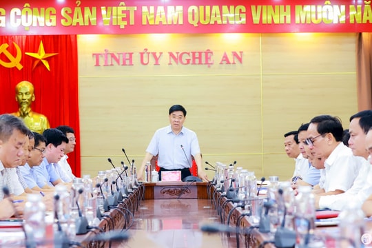 Thường trực Tỉnh ủy Nghệ An làm việc với lãnh đạo các cơ quan tham mưu, giúp việc