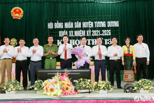 Ông Lữ Văn May được bầu giữ chức danh Chủ tịch HĐND huyện Tương Dương