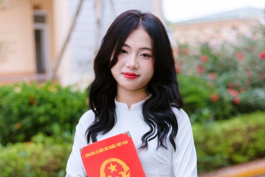 Nữ sinh Trường THPT Đô Lương 3 là thủ khoa Kỳ thi tốt nghiệp THPT 2024 của tỉnh Nghệ An