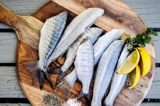 Lợi ích tuyệt vời khi ăn cá thường xuyên