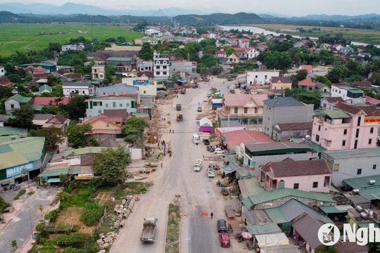 Tỉnh Nghệ An lập đoàn liên ngành kiểm tra, xử lý nghiêm các hành vi lấn chiếm hành lang an toàn giao thông tại 10 huyện, thị xã