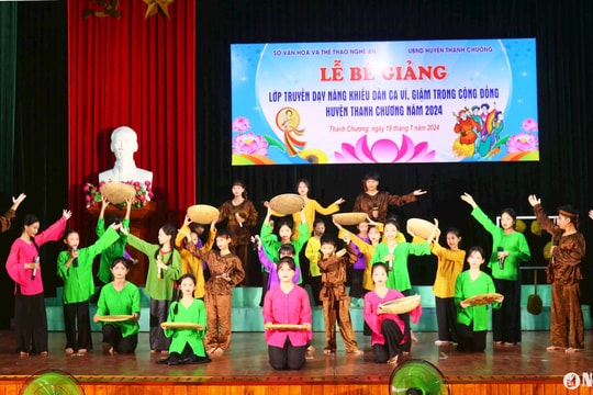 Bế giảng lớp truyền dạy dân ca ví, giặm trong cộng đồng tại Thanh Chương