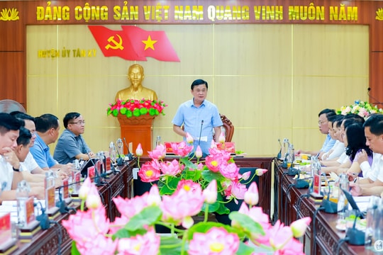 Bí thư Tỉnh ủy Nghệ An Thái Thanh Quý làm việc với Ban Thường vụ Huyện ủy Tân Kỳ