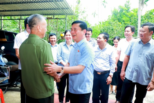 Bí thư Tỉnh ủy Nghệ An Thái Thanh Quý thăm, tặng quà gia đình chính sách, người có công tại huyện Tân Kỳ