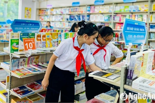 Phụ huynh mua sớm, thị trường đồ dùng học tập Nghệ An sôi động
