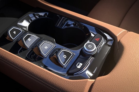 Đang chạy ấn về P, ô tô điện sẽ thế nào?