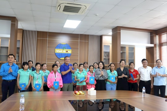 Tặng quà người lao động hoàn cảnh khó khăn tại Diễn Châu