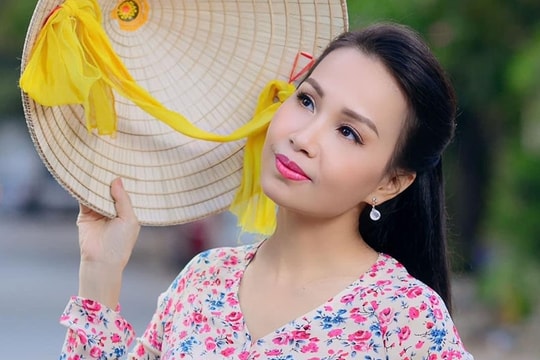 Ca sĩ Cẩm Ly trở lại sân khấu sau biến cố bệnh tật ở tuổi 54
