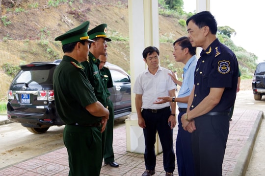 Khảo sát, chuẩn bị thông quan hàng hóa cửa khẩu Thanh Thủy