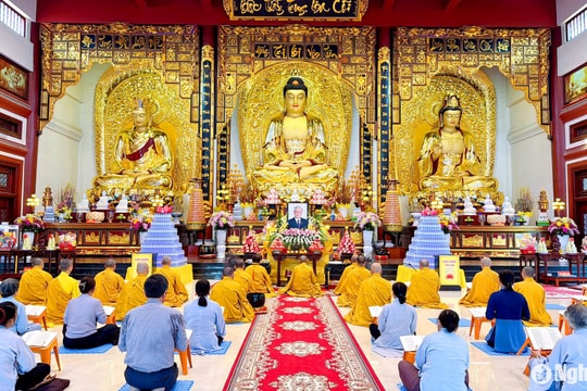 Tăng ni, phật tử tại Nghệ An thành kính tưởng niệm Tổng Bí thư Nguyễn Phú Trọng