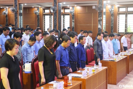 Xây dựng Đảng bộ Trường Đại học Vinh vững mạnh tiêu biểu