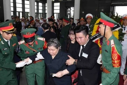 'Trò nhỏ ơi, Cô thương con lắm!'