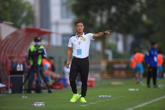 Huấn luyện viên người Nghệ An tái hợp đội bóng hạng Nhất